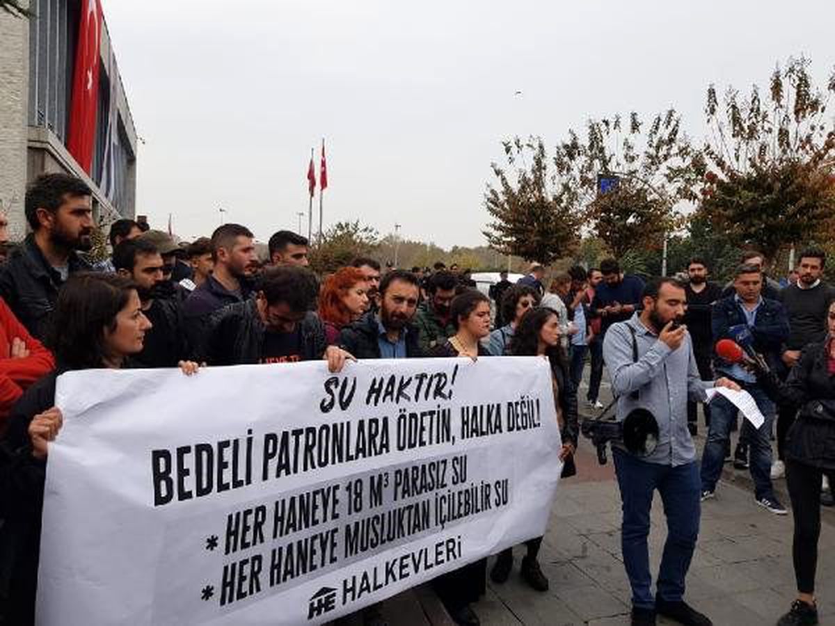 İBB önünde "su zammı"protestosu