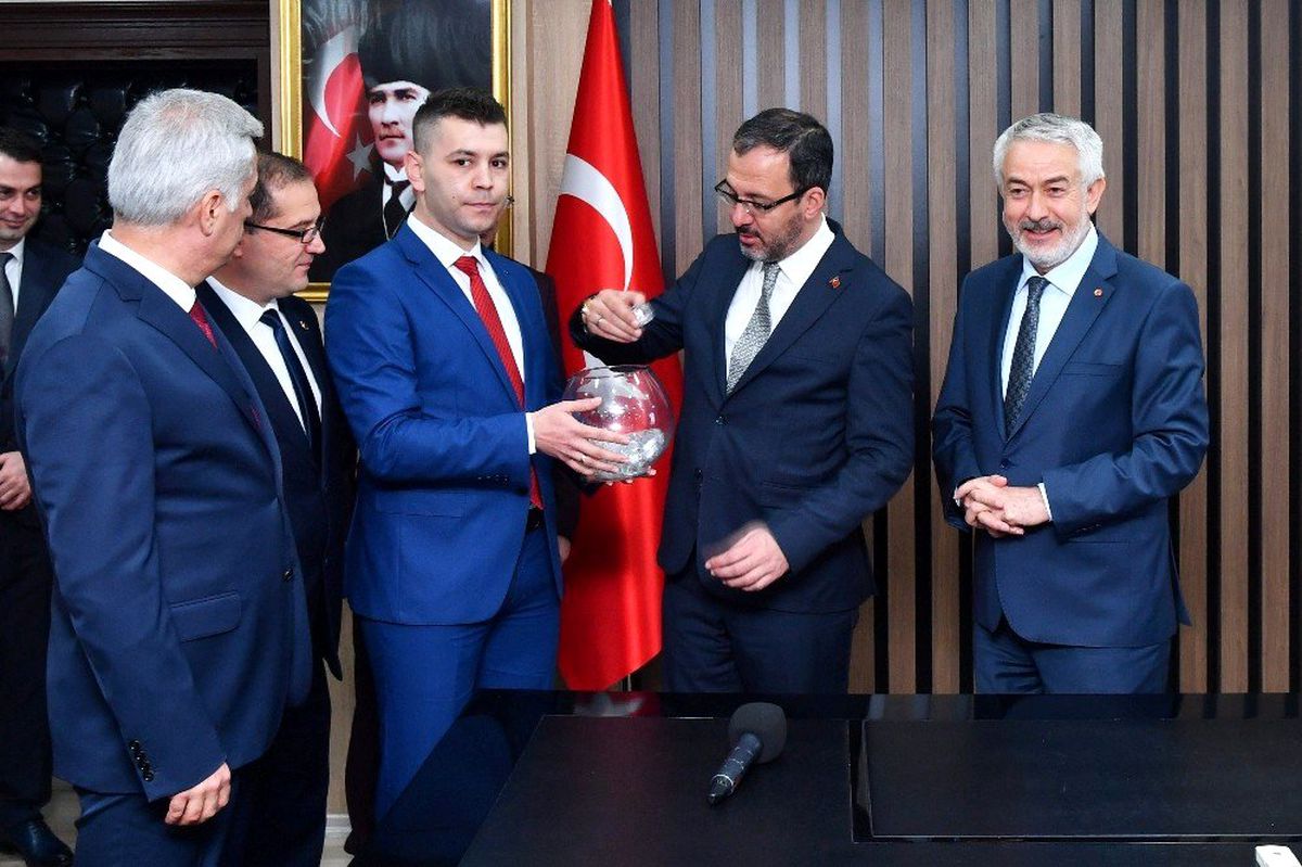Isparta\'da Belediye Meclis Üyeleri ve personel futbol turnuvasında boy gösterecek