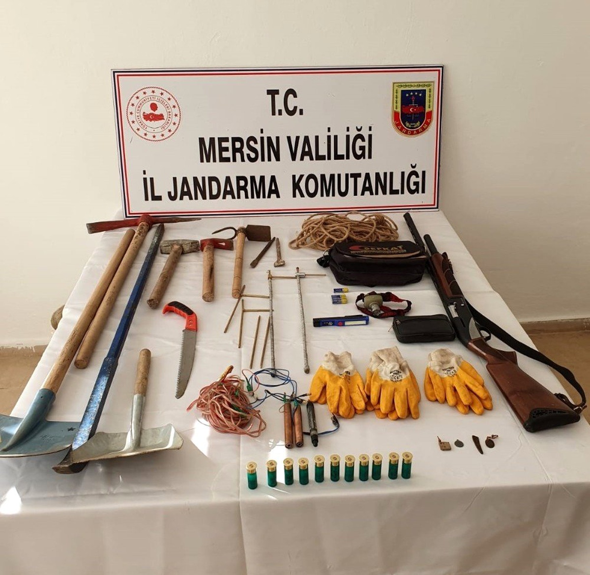 İzinsiz kazı yapan 5 şüpheli suçüstü yakalandı