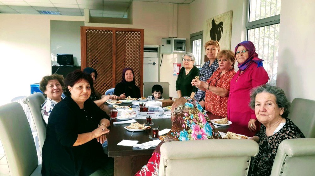 İzmitli emeklilerin bu etkinliklerle yüzleri gülüyor