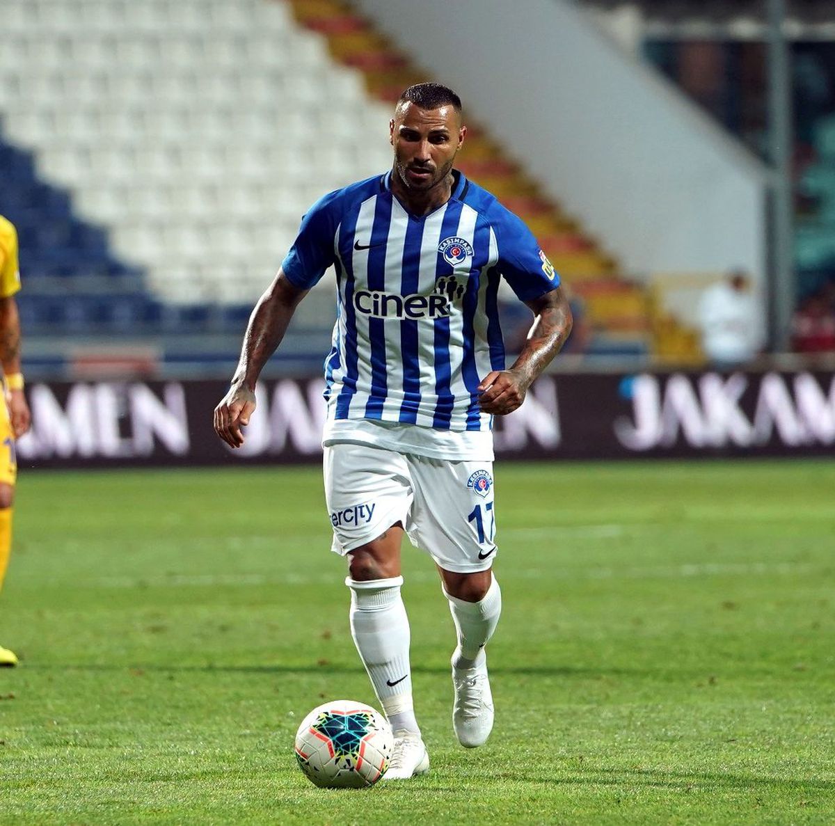 Kasımpaşa\'nın yeni kaptanı Quaresma oldu