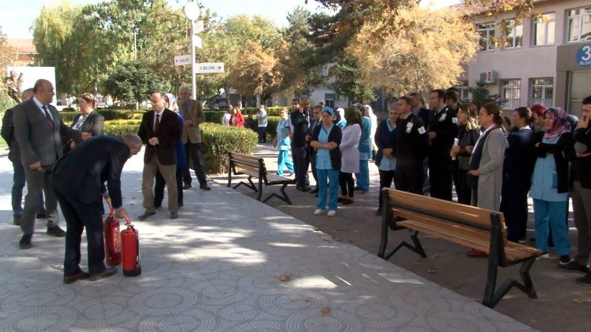 Kayseri Devlet Hastanesi\'nde \'Yangın\' eğitimi