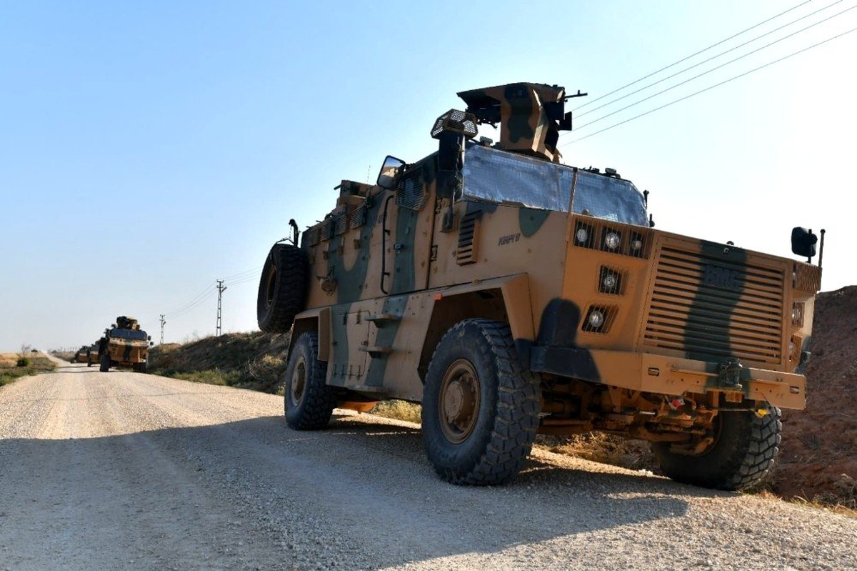 MSB: "Fırat\'ın doğusundaki Derbesiye bölgesinde Türk ve Rus askeri unsurlarının dörder araç ve...