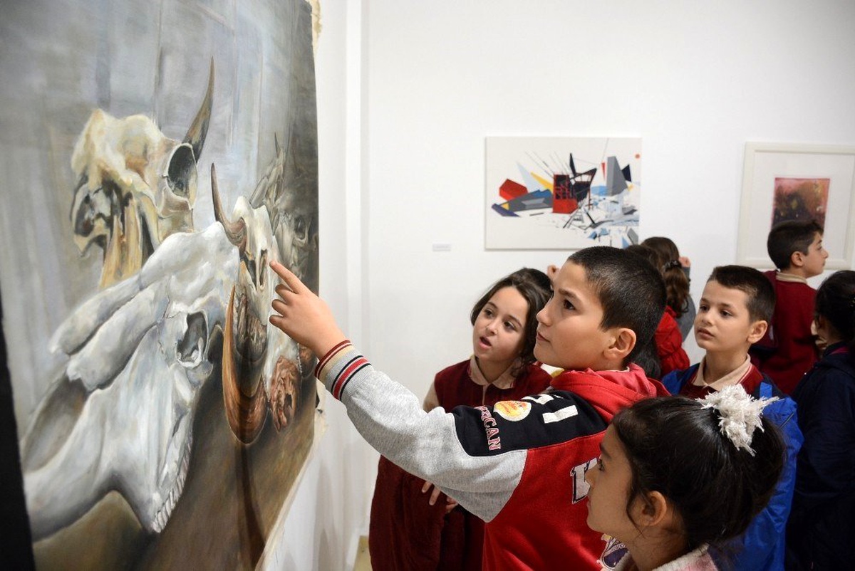 Öğrenciler Cumhuriyet sergisini gezdi