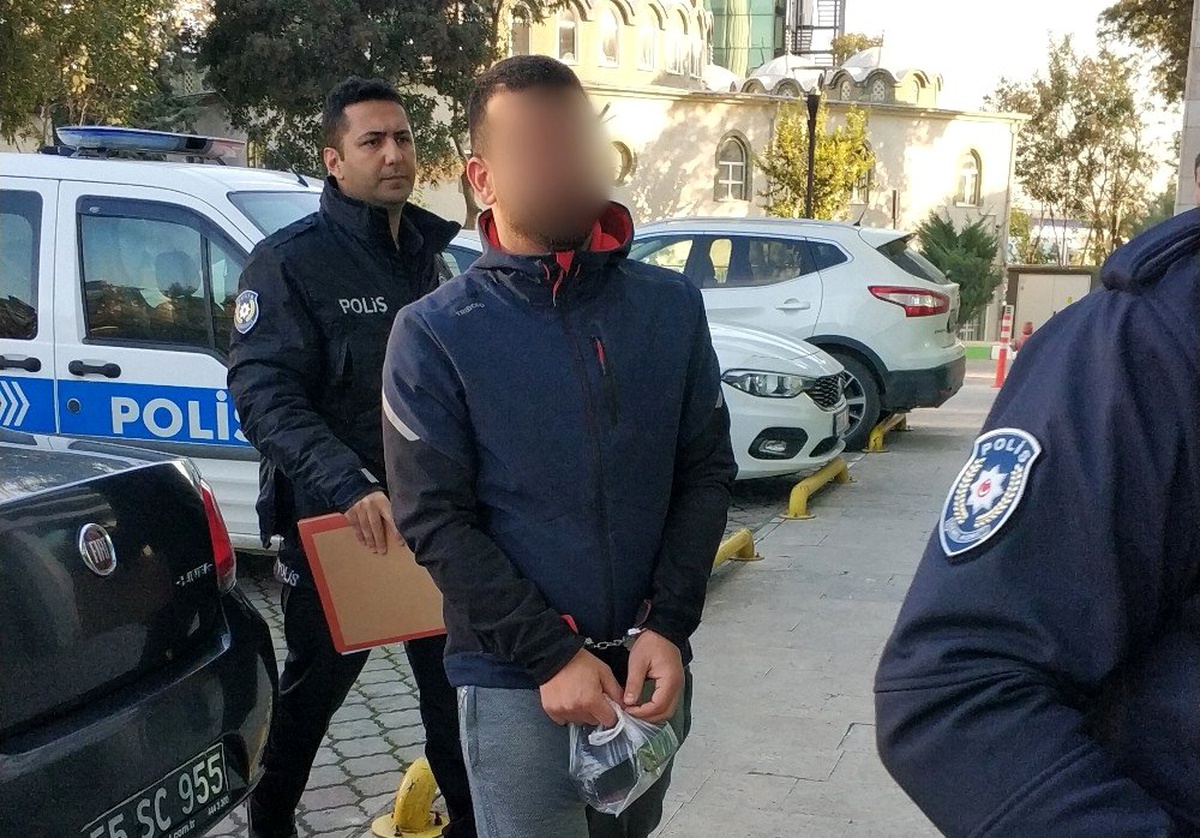 Ruhsatsız silahla yakalanınca gözaltına alındı