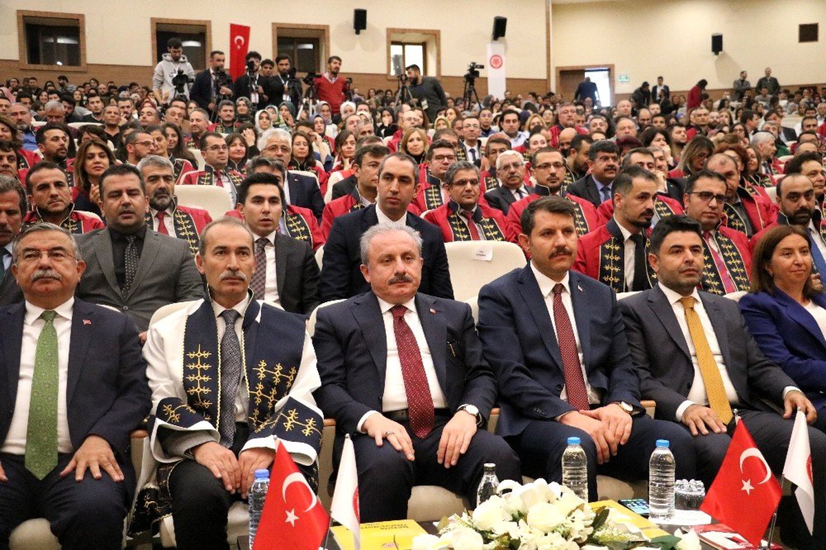 Şentop: "Bizi takip edenleri taklit etmeye başladık"