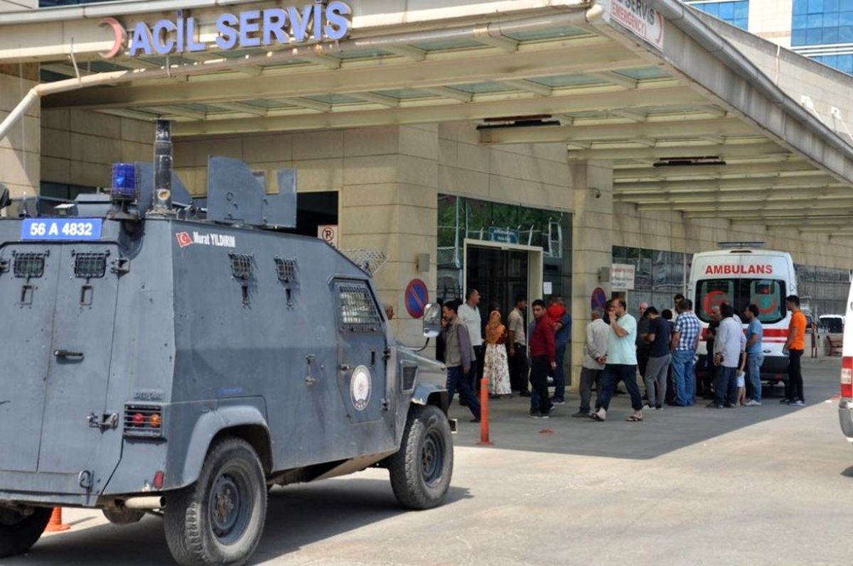 Siirt\'te kontrolden çıkan araç şarampole yuvarlandı: 1 yaralı
