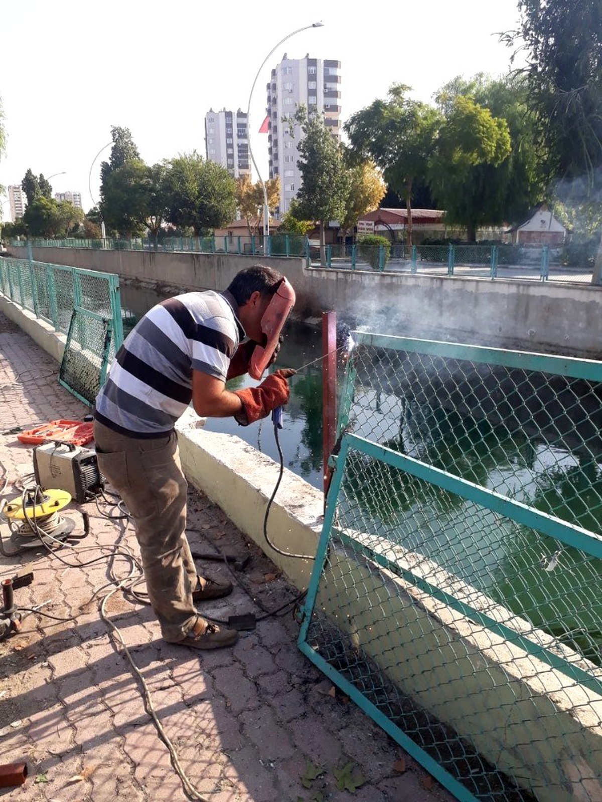 Tarsus\'ta su kanalları korkulukları onarılıyor