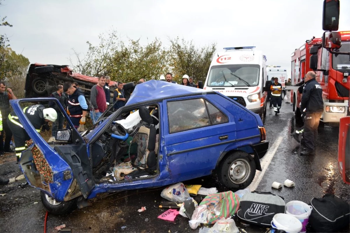 Tekirdağ\'da yağışla gelen feci kazada 2 kadın öldü 3 yaralı