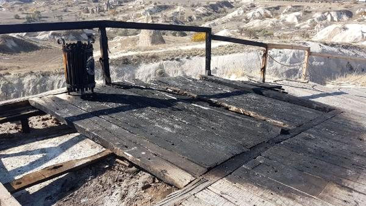 Ürgüp\'te evlilik teklifi için ahşap turistik yolu yaktı