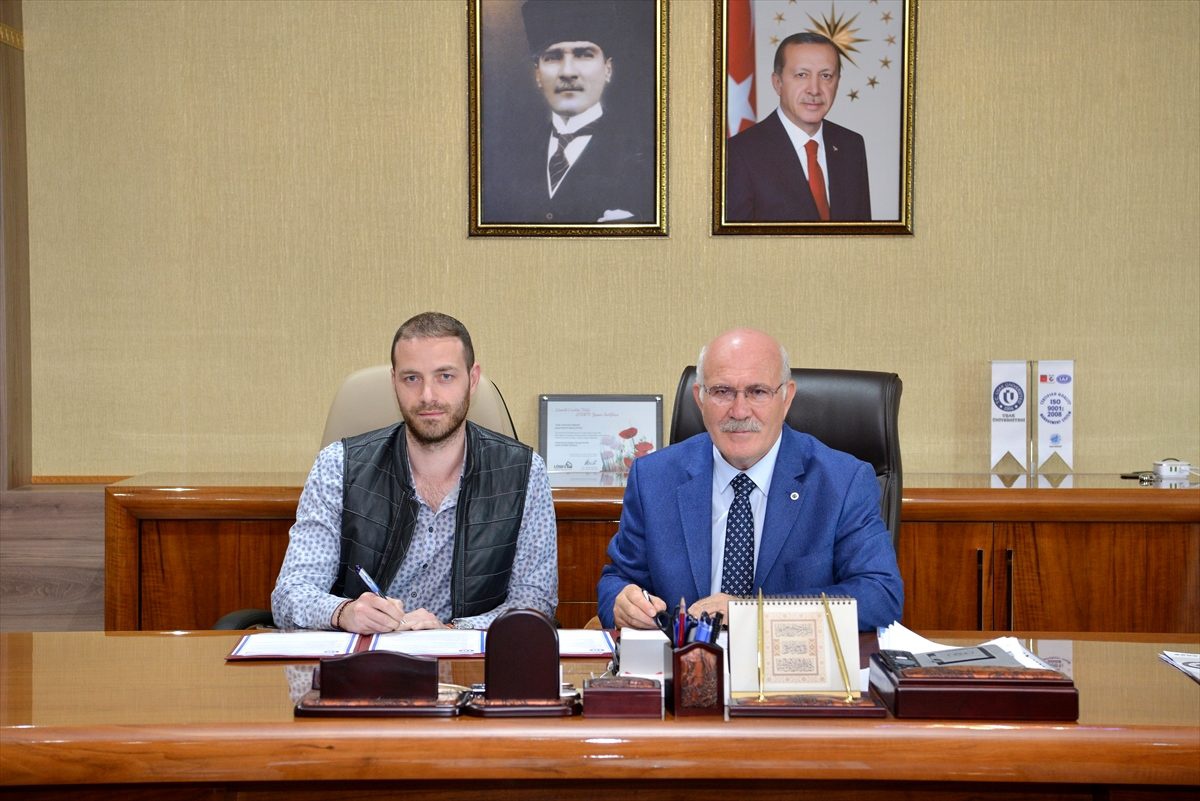 Uşak Üniversitesi ile Deri Company firması protokol imzaladı