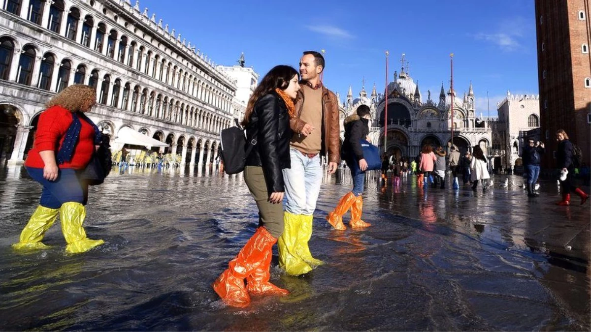 Venedik\'te son 53 yılın en büyük su baskını sonrası acil durum ilan edildi