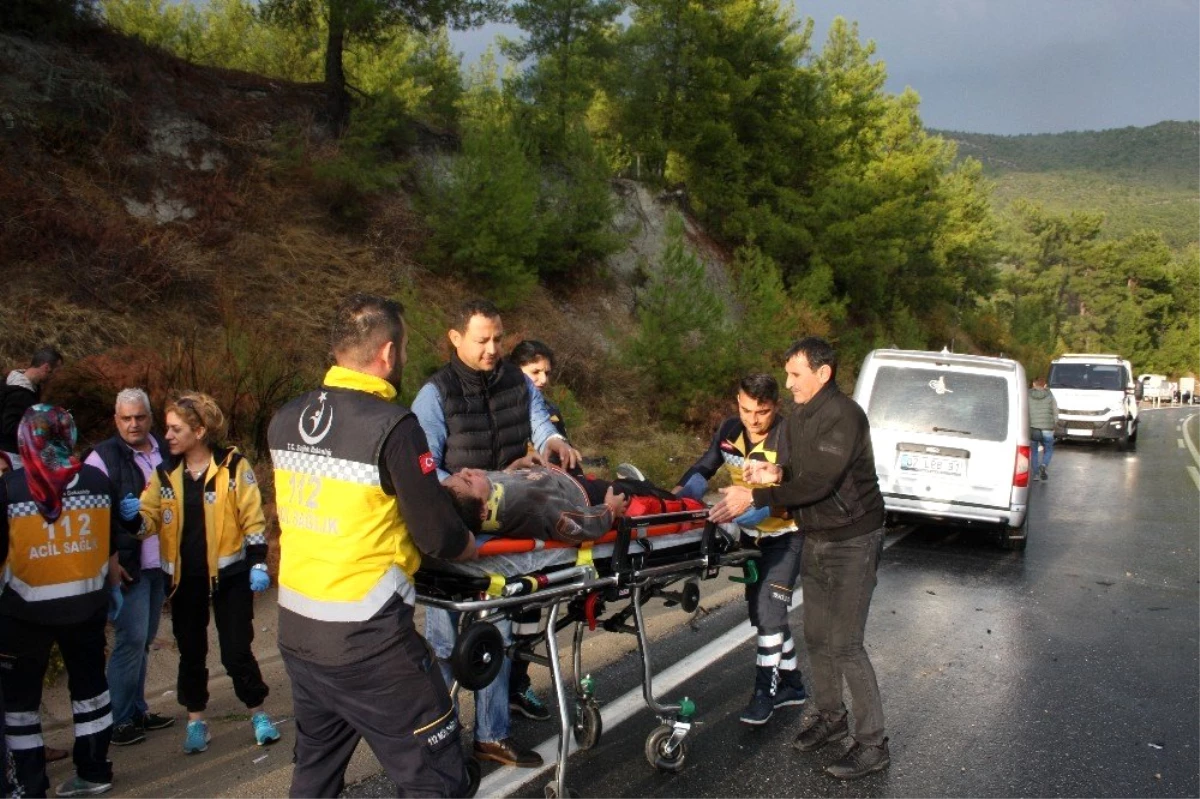 Antalya\'da trafik kazası: 1 ölü, 2 yaralı