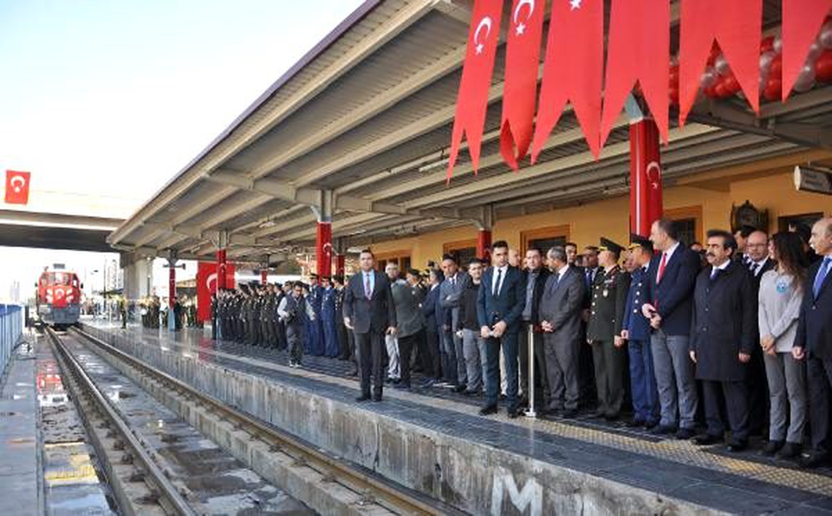 Atatürk\'ün Diyarbakır\'a gelişinin 82\'nci yıl dönümü kutlandı