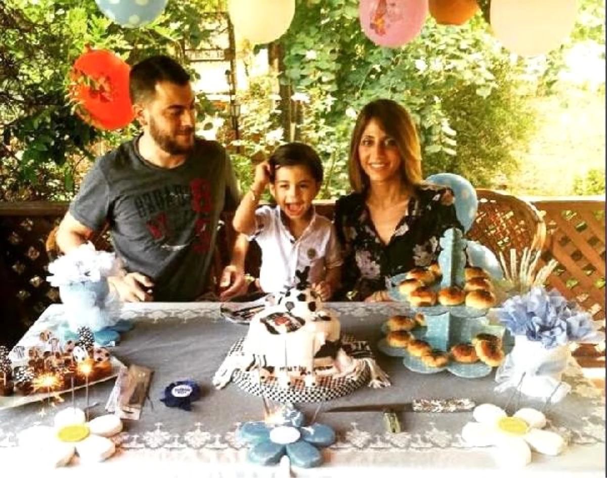Bakırköy\'de evlerinde ölü bulunan ailenin fotoğrafı...