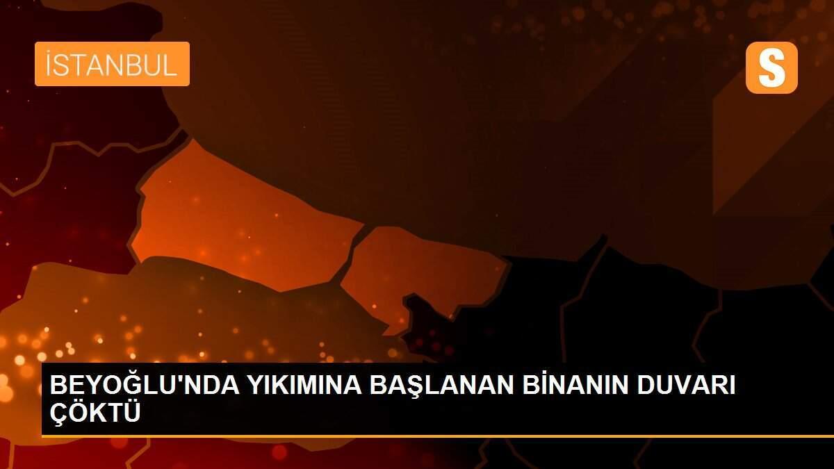 BEYOĞLU\'NDA YIKIMINA BAŞLANAN BİNANIN DUVARI ÇÖKTÜ