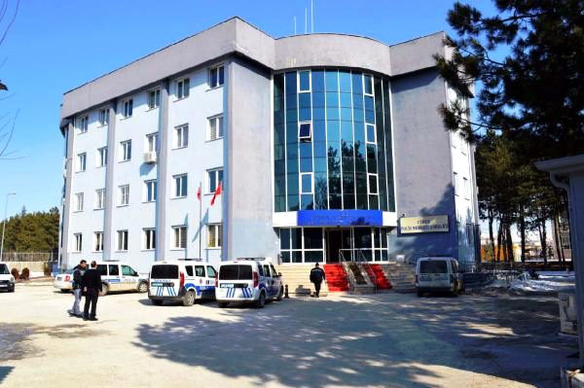 Emlakçı cinayetinde 3 şüpheli adliyede