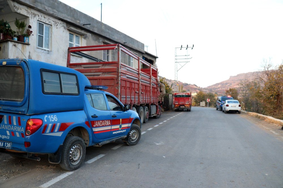 Gaziantep\'te bıçaklı kavga: 2 ölü, 1 yaralı