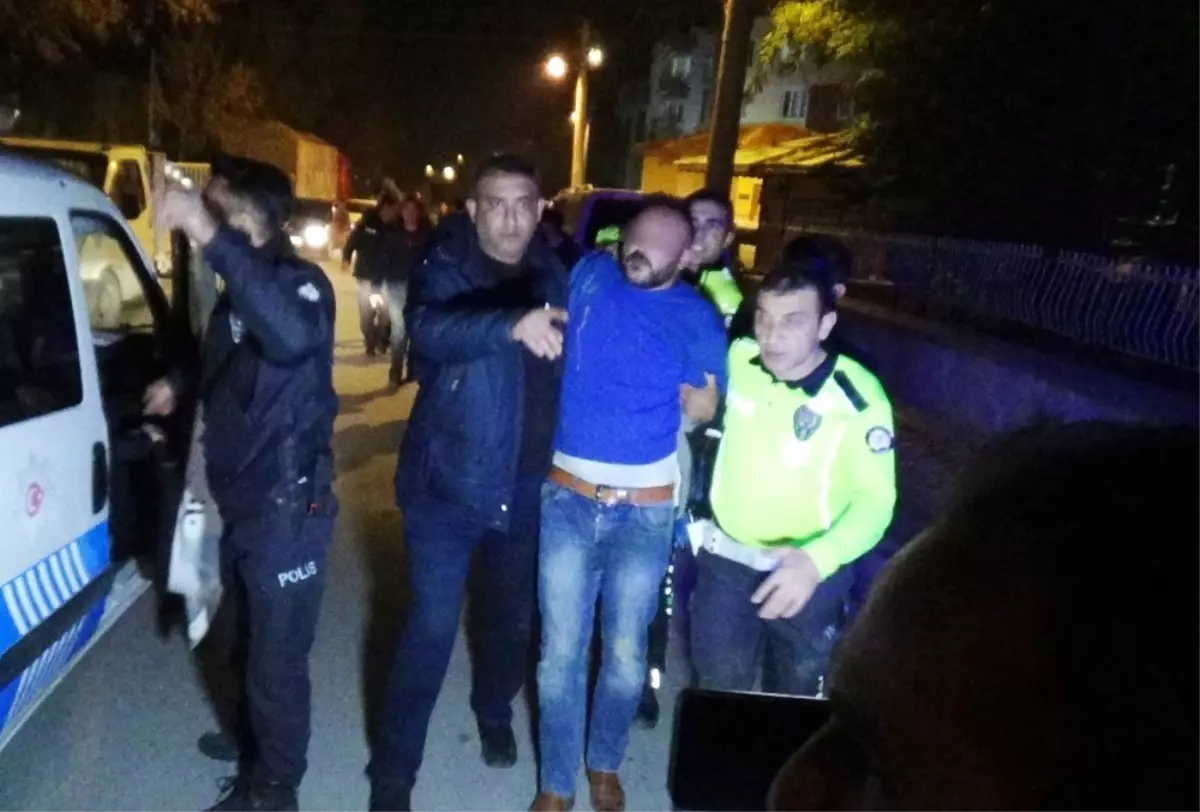 Kavgayı ayırmaya giden polislere tabancayla ateş açıldı