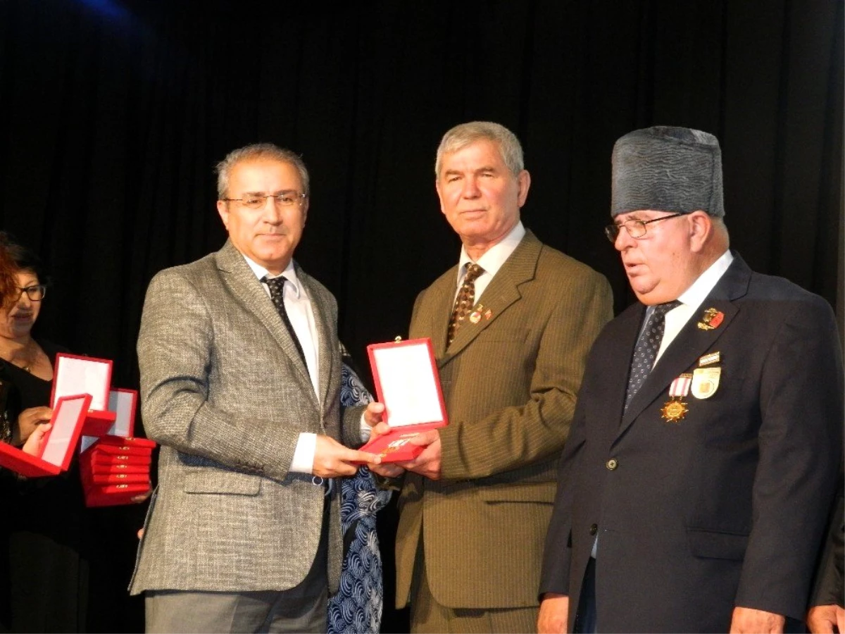 Lüleburgaz Kıbrıs Gazilerine madalyaları verildi