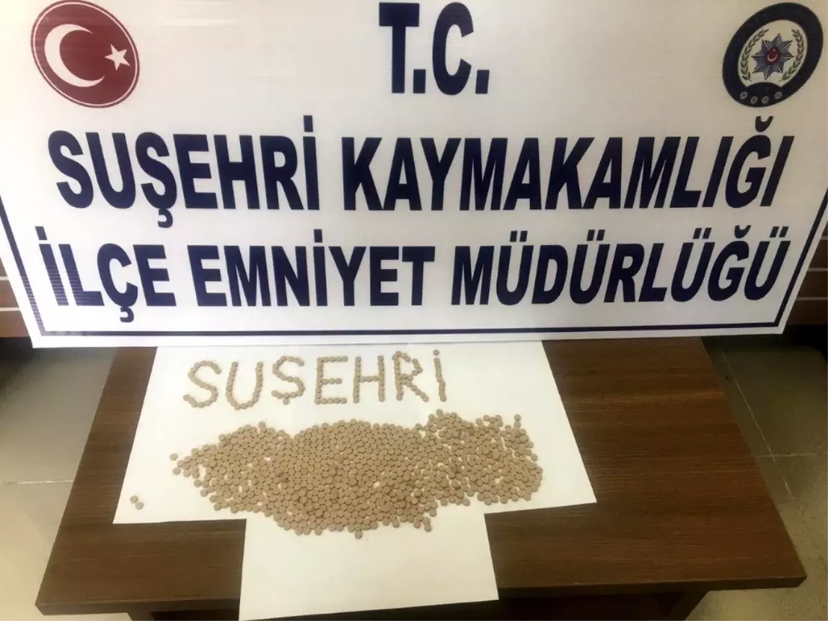 Şapkadan uyuşturucu çıktı