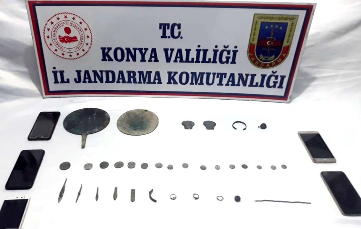 Tarihi eser kaçakçıları dinlenme tesisinde yakalandı