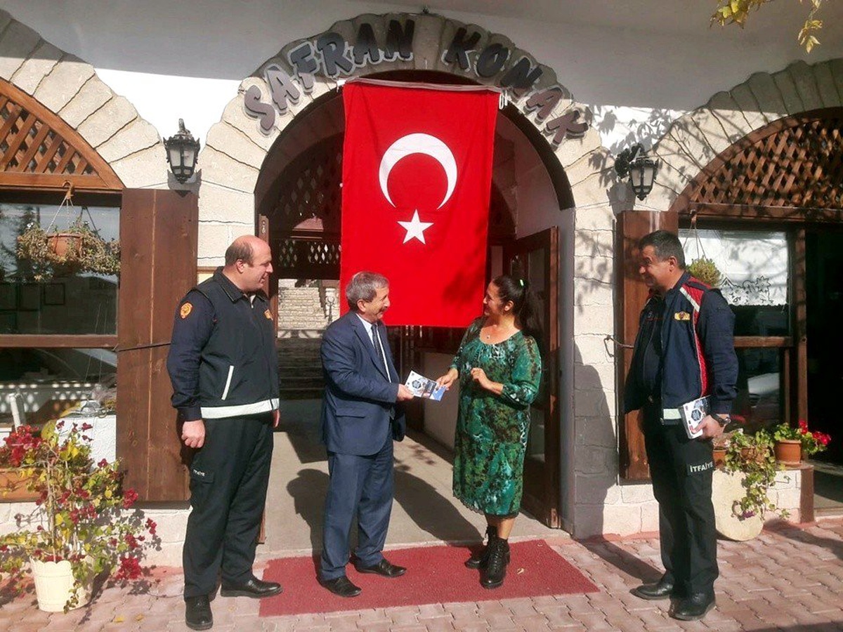 Tarihi konak ve iş yeri sahipleri yangına karşı bilgilendirildi