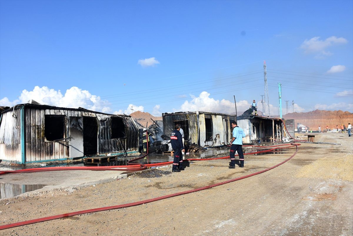 Tekirdağ\'da şantiyedeki 4 konteyner yangında kullanılamaz hale geldi