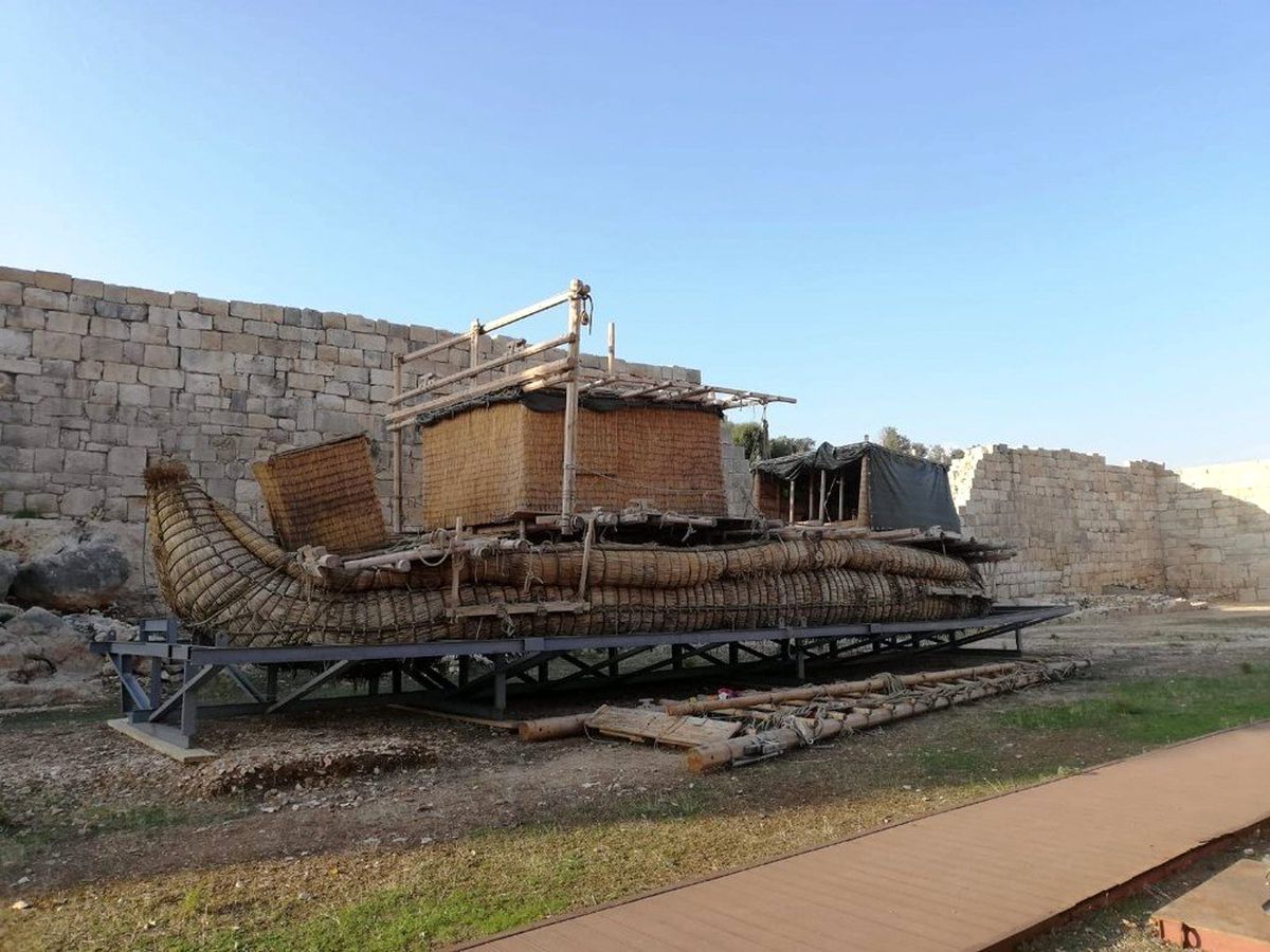 Antik gemi Patara\'ya taşındı