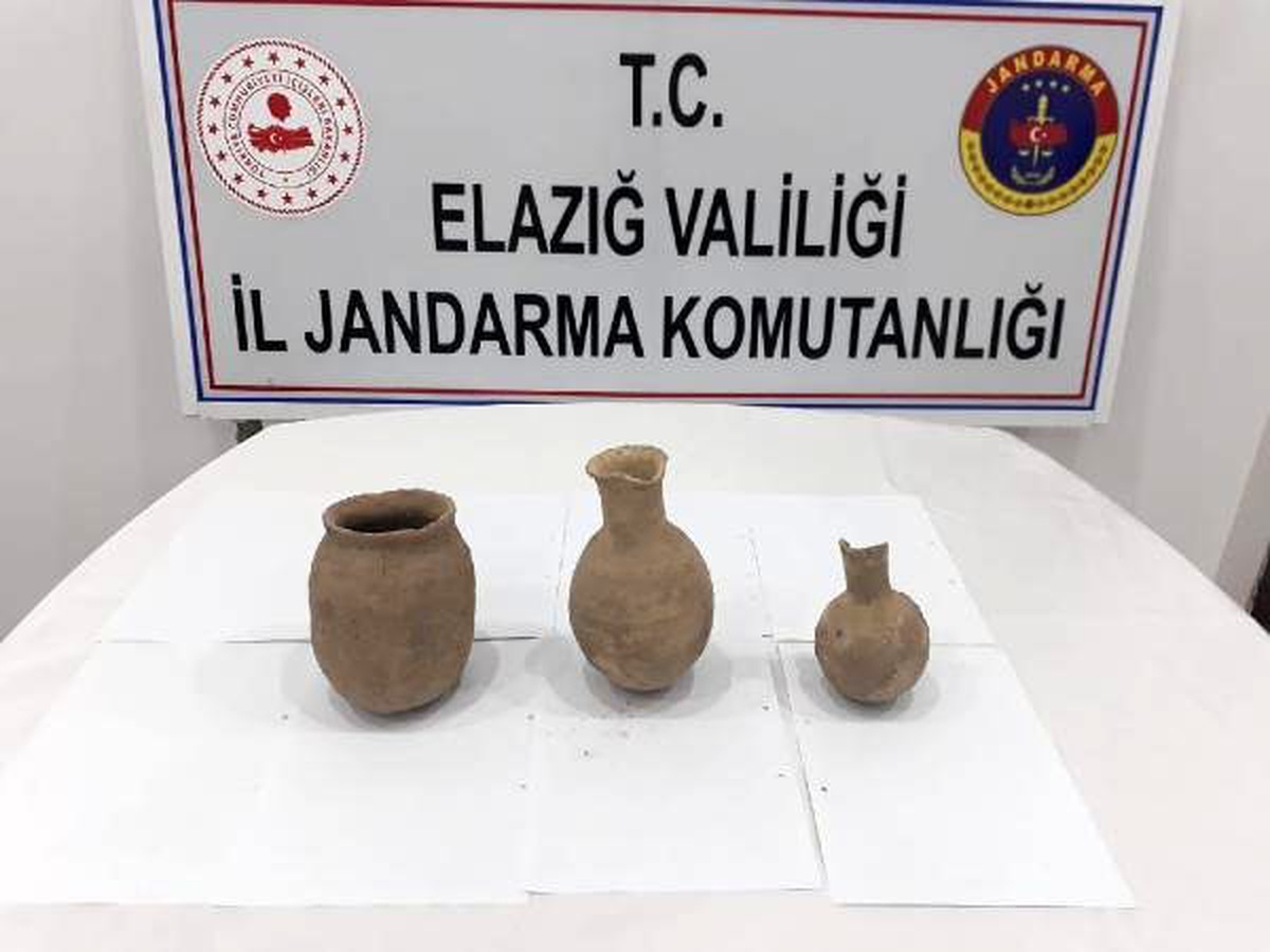 Araçta Roma dönemine ait testi ve küp bulundu
