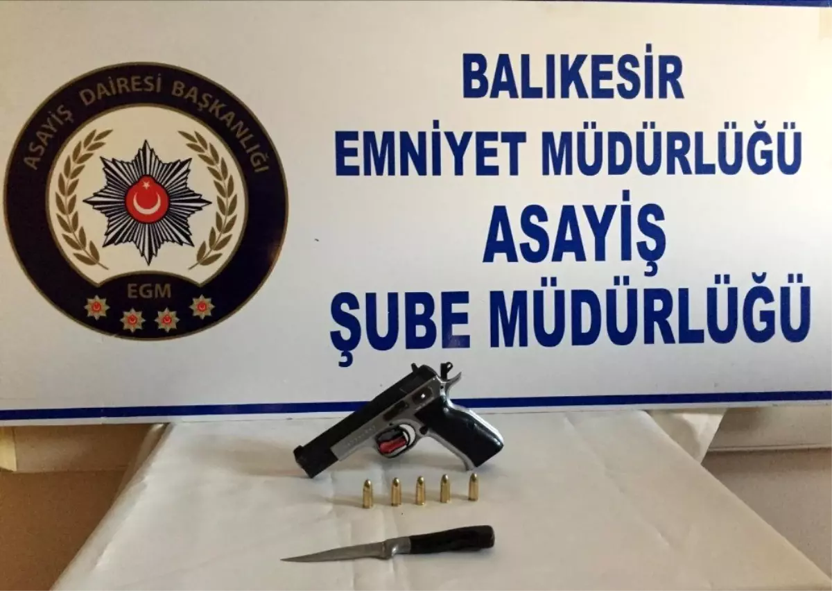 Balıkesir\'de polis asayiş uygulamasında 3 silah ele geçirdi