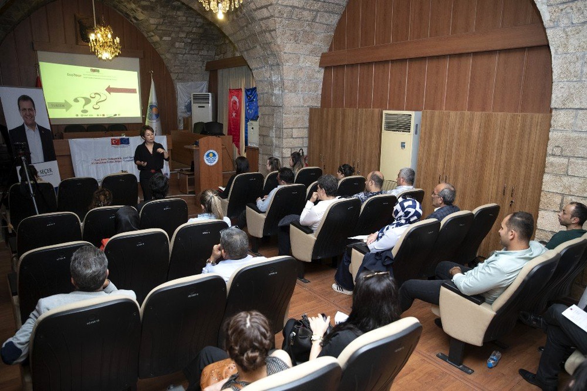 Büyükşehir Belediyesi personeline \'Sürdürülebilir Turizm Eğitimi\' verildi