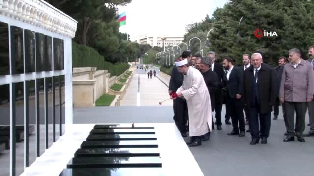 Diyanet İşleri Başkanı Erbaş, Bakü\'de Azerbaycan ve Türk Şehitliklerini Ziyaret EttiErbaş,...