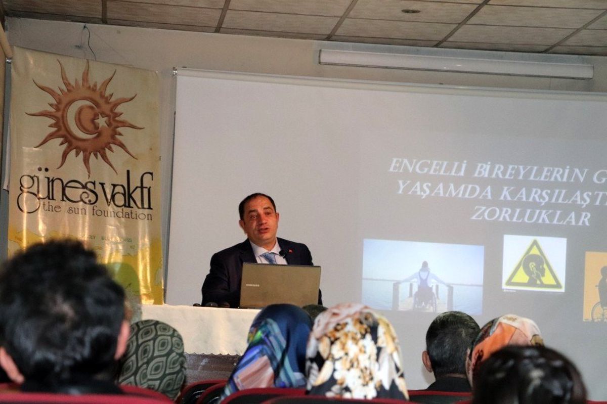 Doç. Dr. Erciş, \'Engellilerin Güncel Sorunları\'nı anlattı