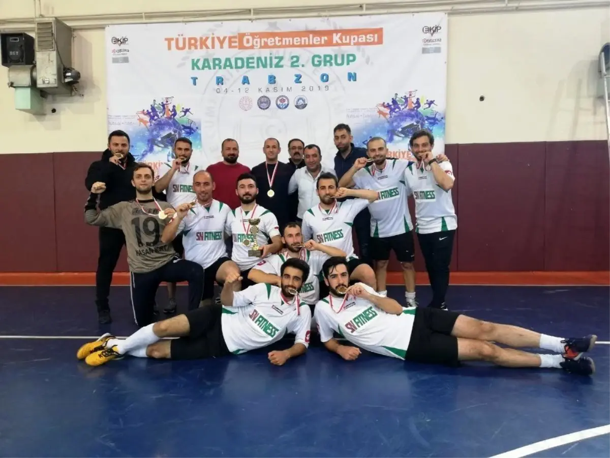 Eğitim Bir-Sen Yönetimi Futsal Takımı ile bir araya geldi