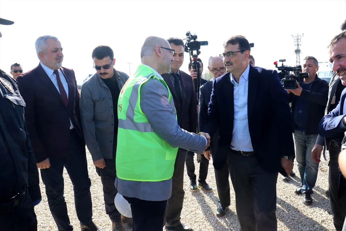 Enerji ve Tabii Kaynaklar Bakanı Dönmez: "TürkAkım Projesi\'ni yıl sonuna kadar bitireceğiz"