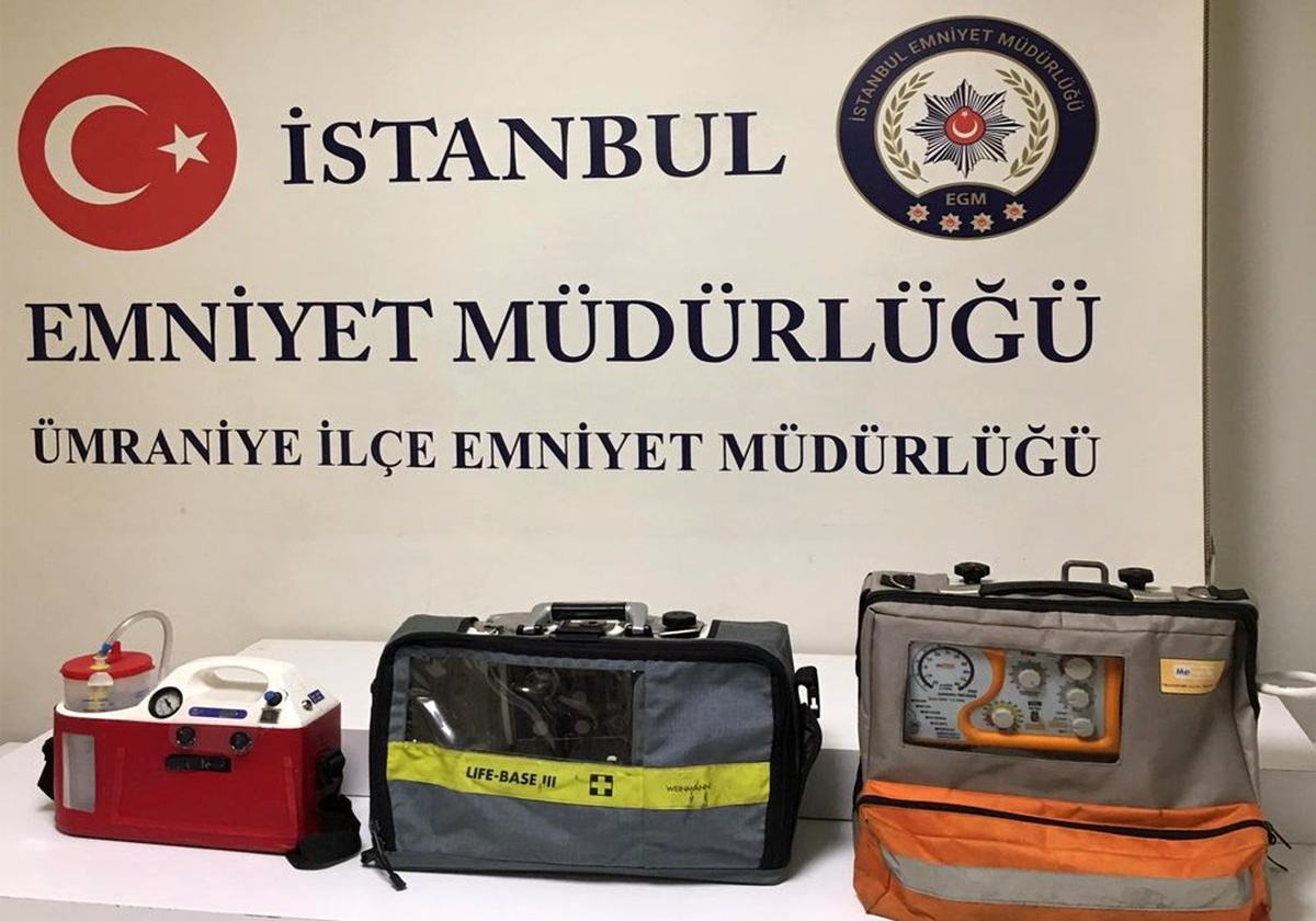 Esenler\'de ambulanstan tıbbi malzeme çalan şahıs yakalandı