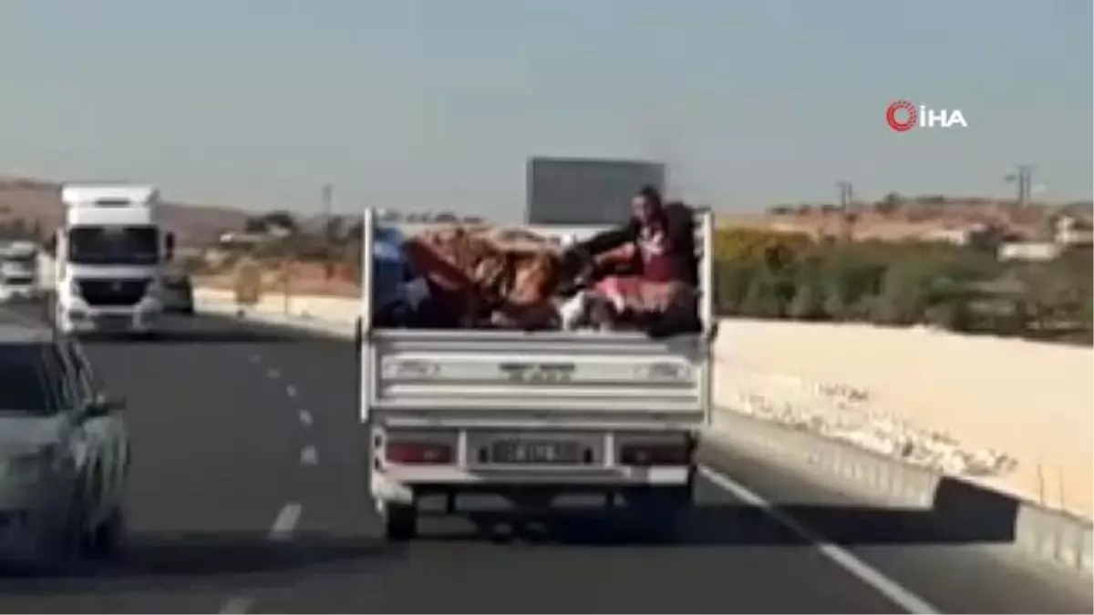 Eşyalarla tehlikeli yolculuk kamerada