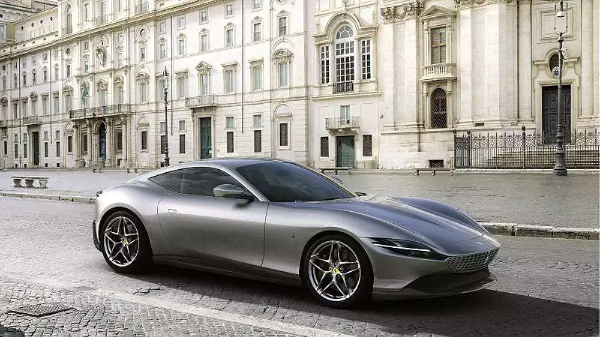 Ferrari, 812 Superfast\'ın yeni versiyonu 812 GTS\'i tanıttı