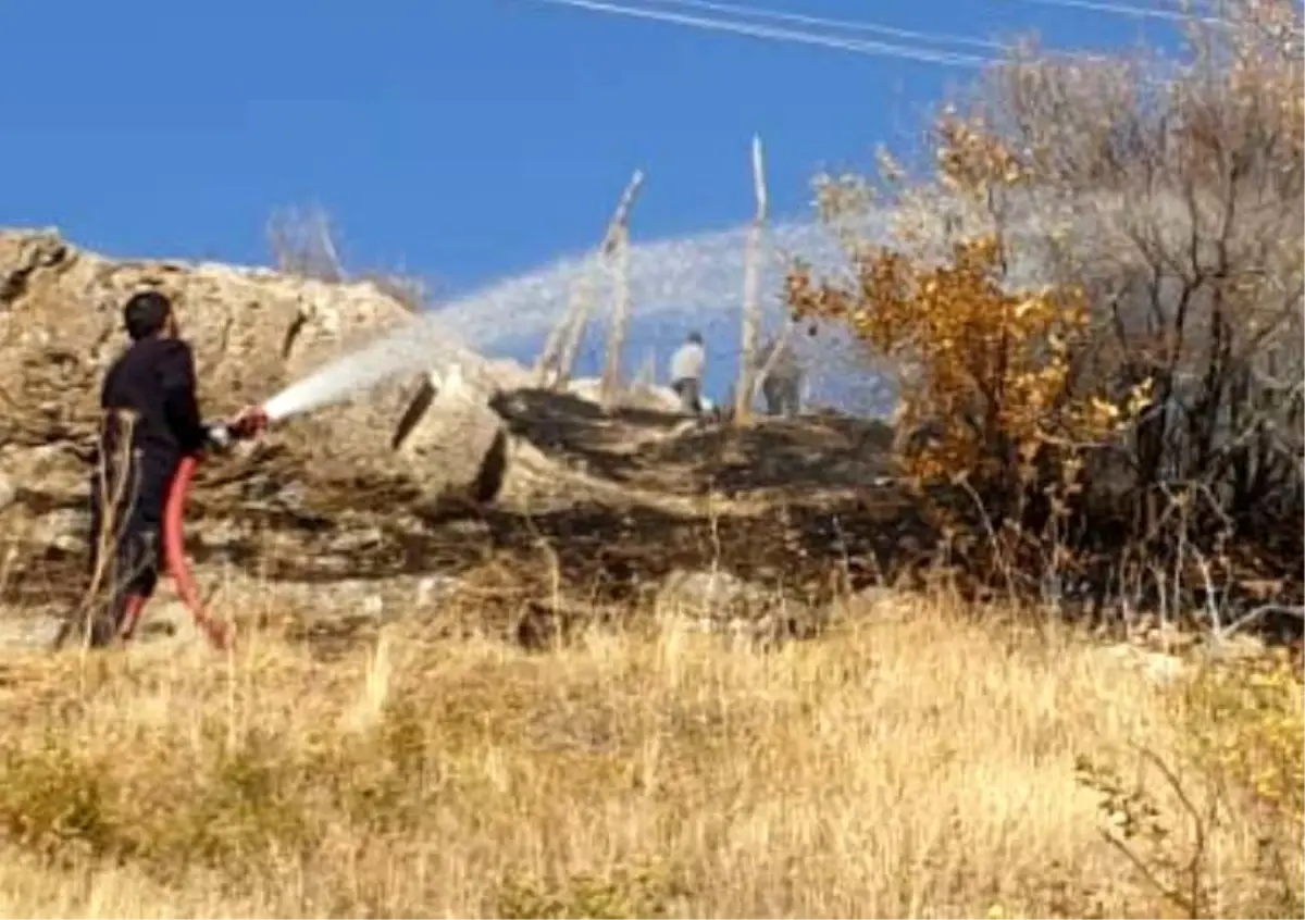 Hakkari Kırıkdağ mezarlığında yangın çıktı