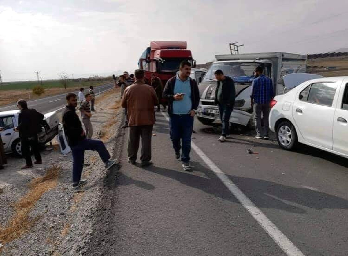 Kayseri\'de zincirleme trafik kazası