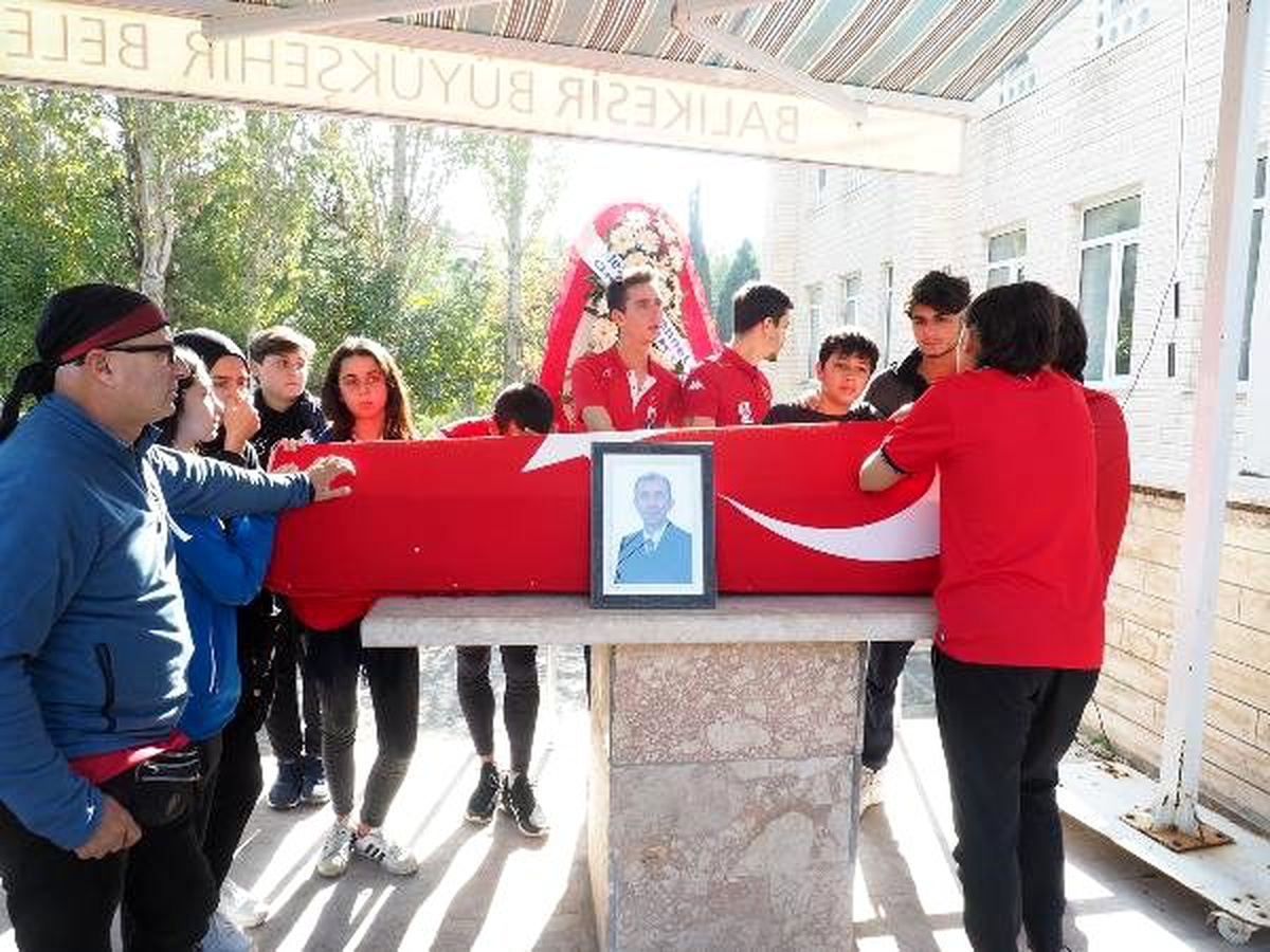 Milli takım antrenörü Tatar, son yolculuğuna uğurlandı
