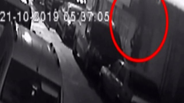 'Örümcek Adam' gibi duvara tırmanan hırsızlar kamerada