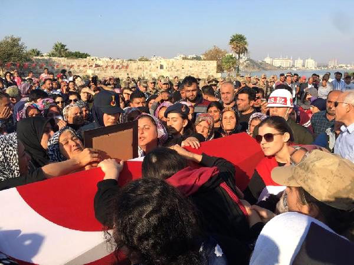 Şehit er, son yolculuğuna uğurlandı