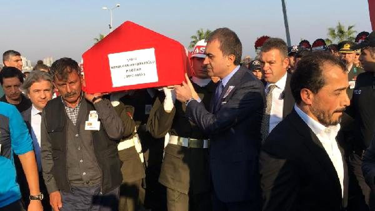 Şehit er, son yolculuğuna uğurlandı (2)
