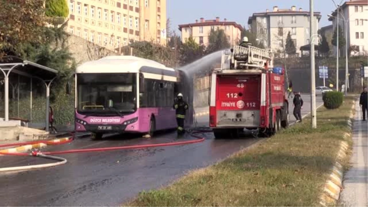 Seyir halindeki halk otobüsü yandı (2) - DÜZCE