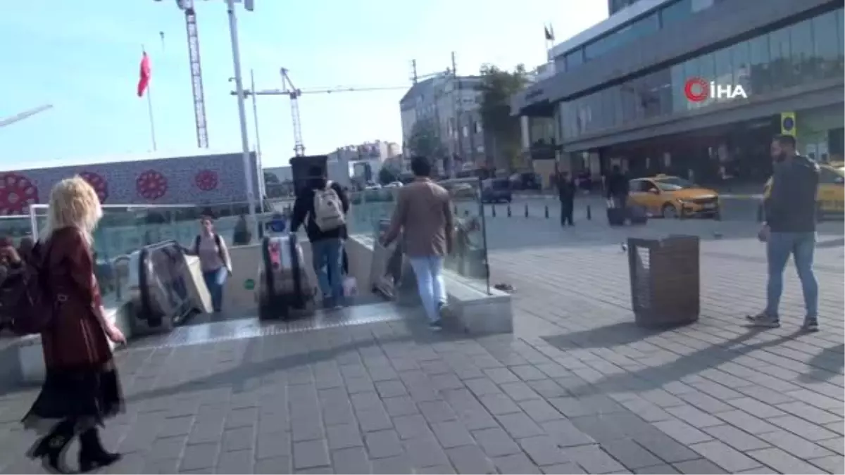 Taksim Metro İstasyonu merdivenlerinde yangın paniği