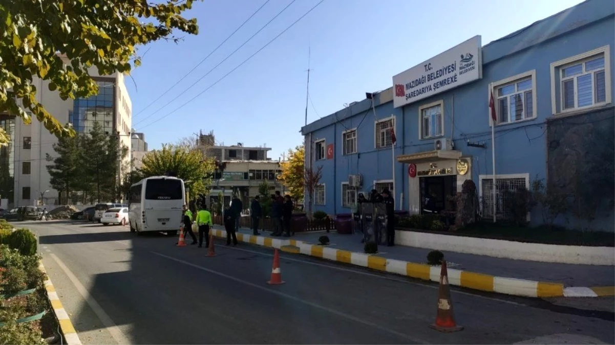 Terör suçundan görevden alınan 3 belediye başkanı yerine kayyum atandı