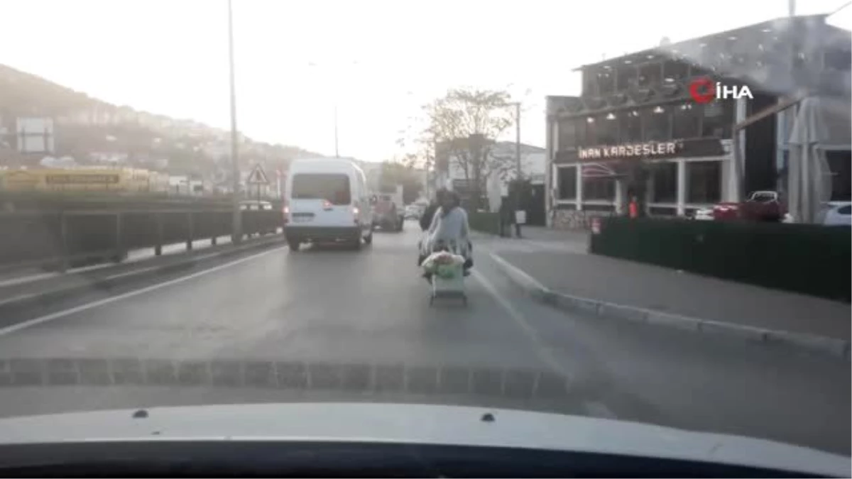 Trafikte tehlikeli yolculuk kamerada