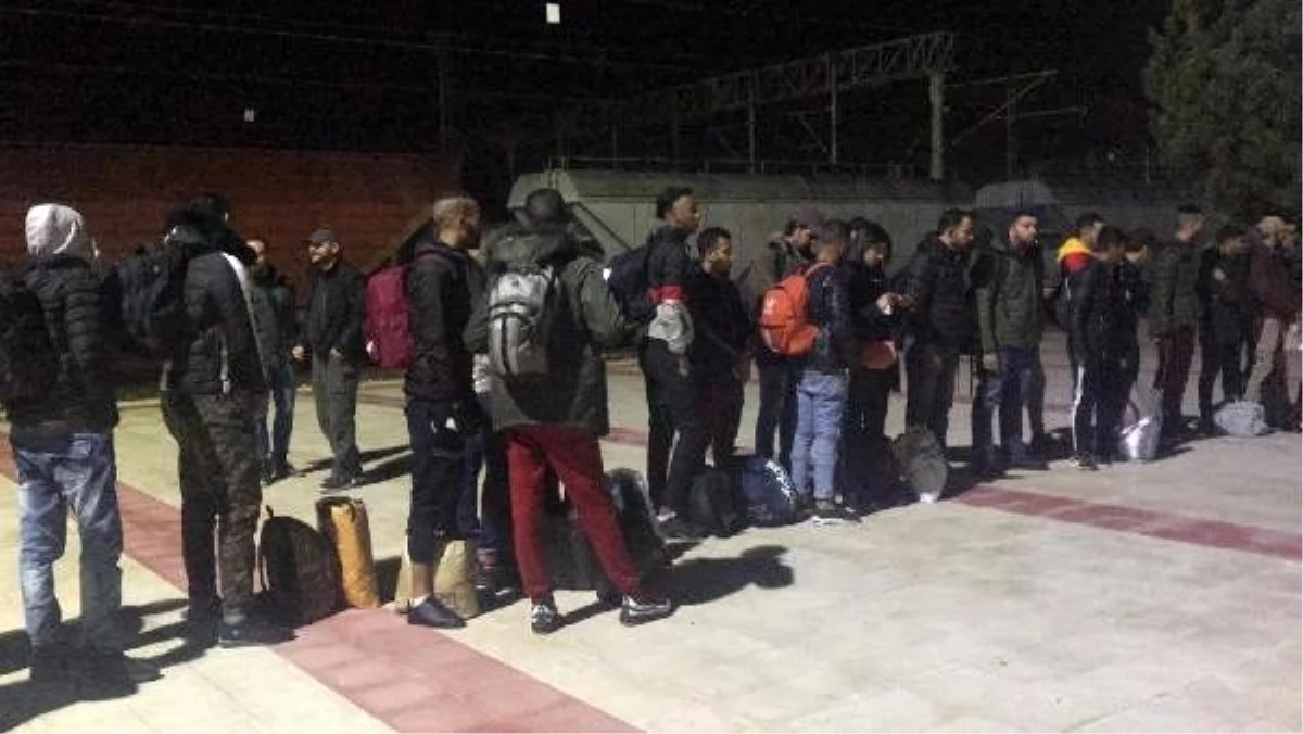 Trende 24 kaçak göçmen yakalandı